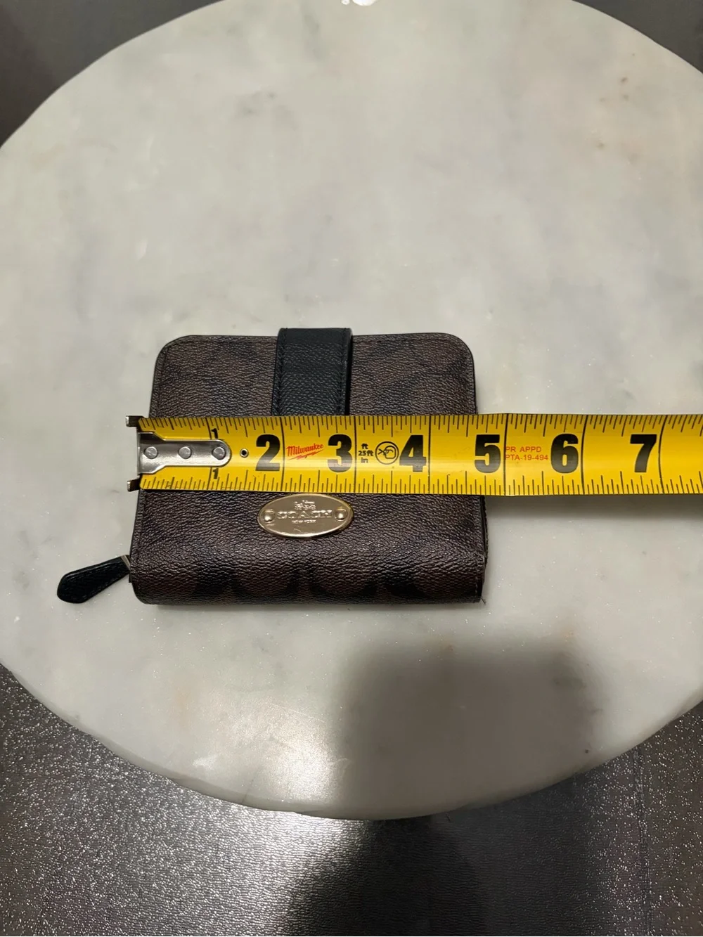 Coach Signature Zip-Around Women's Wallet Brown Gold Logo Accents Credit Card